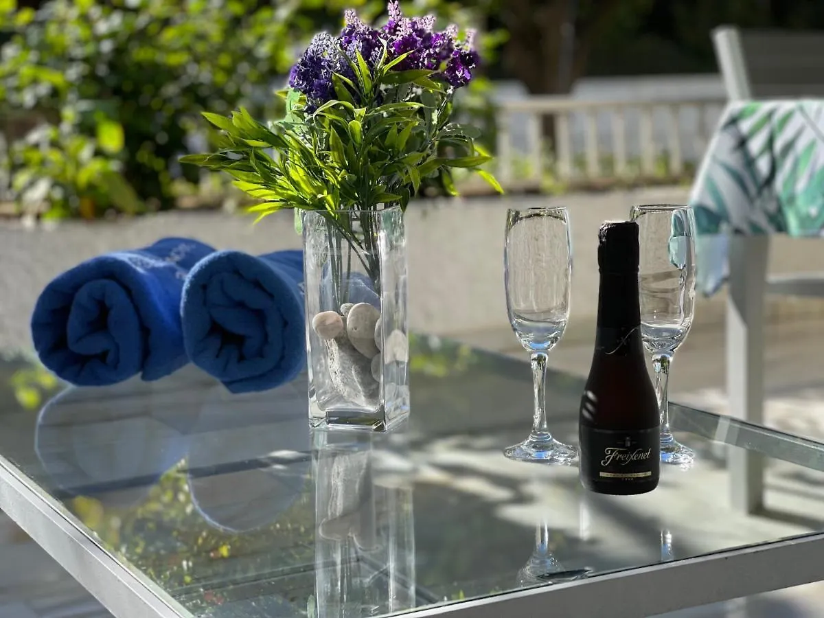 Apartamento Planta Jardin Con Gran Terraza, Soleado 132 Marbella Spain
